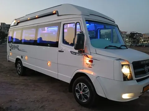 Tempo Traveller used for the Mangalore to Gokarna and Murudeshwar trip